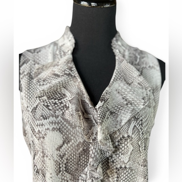White House Black Market Tops - White House Black Market Gray Snake Print Sleeveless Ruffle Neck Tank Size 6